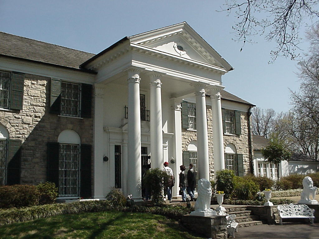 Graceland 21.jpg